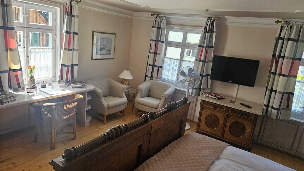 Comfort Double or Twin Room, Private Bathroom, City View photo 2
