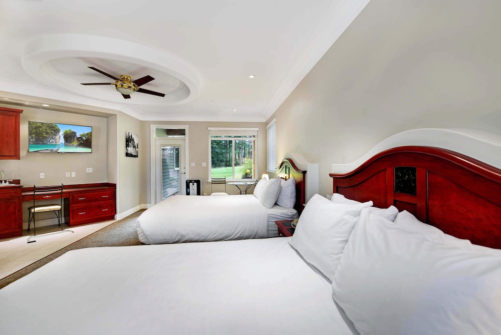 Deluxe Room, 2 Queen Beds