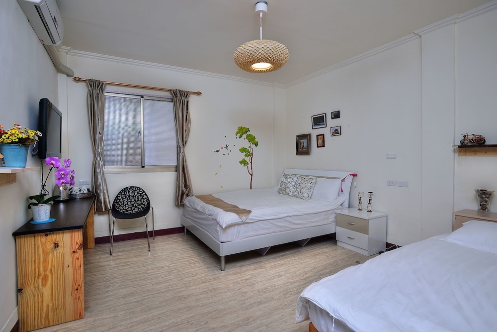 Triple Room, 1 Bedroom photo 2