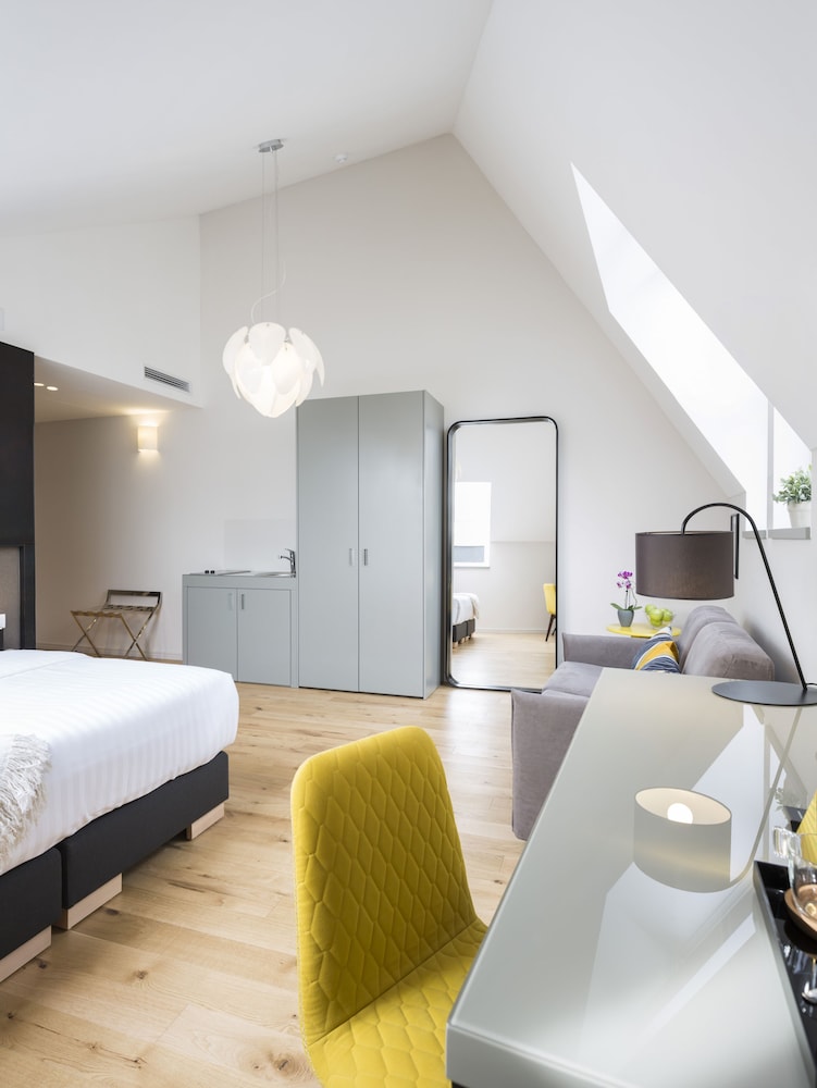 Junior Studio Suite, City View