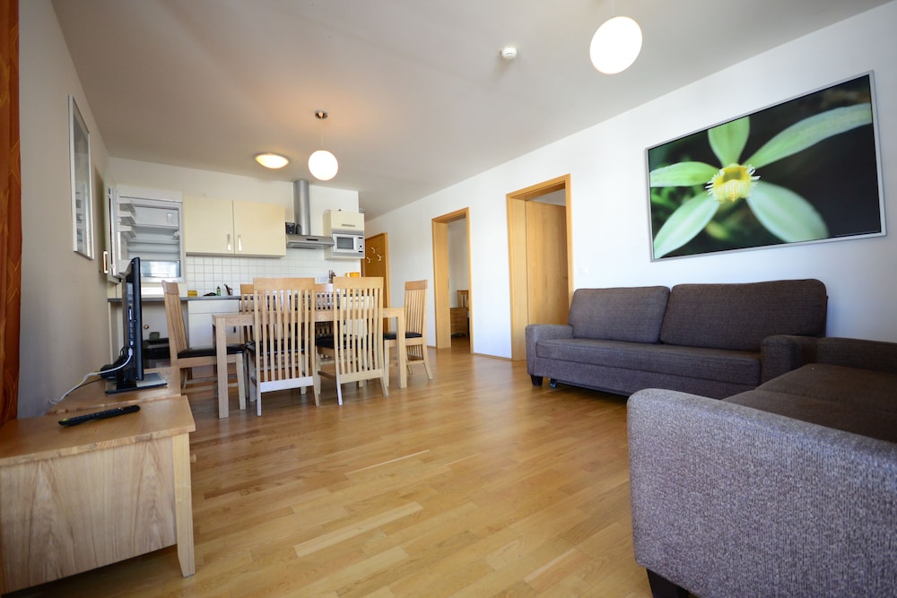 Apartment (E)
