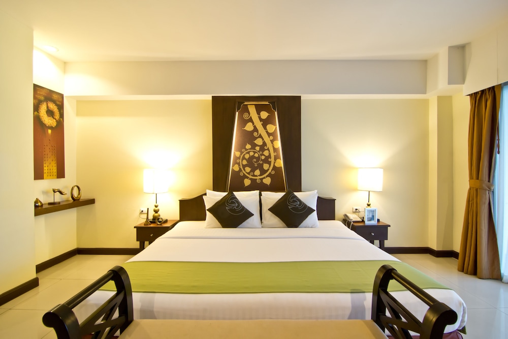 Grand Deluxe Room - Photo 1