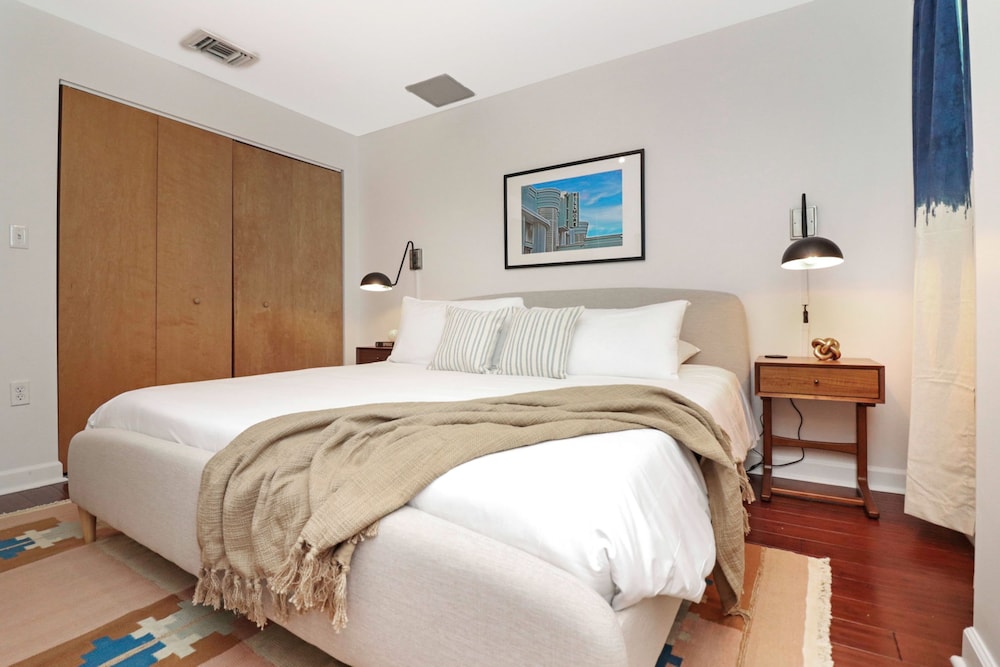 2 Bedroom photo 3
