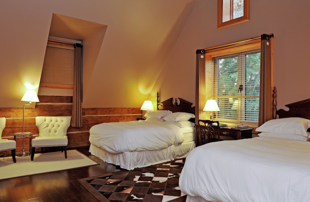 Dunsford House Suite, 2 Queen Beds photo 2