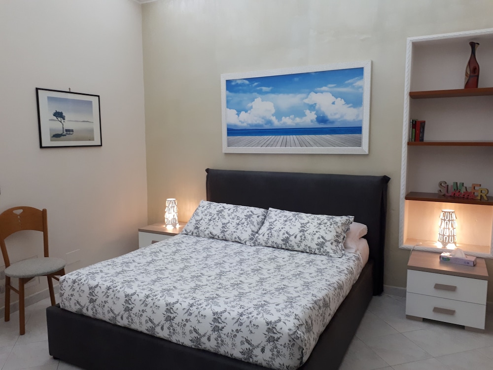 Double Room, 1 Queen Bed, Private Bathroom