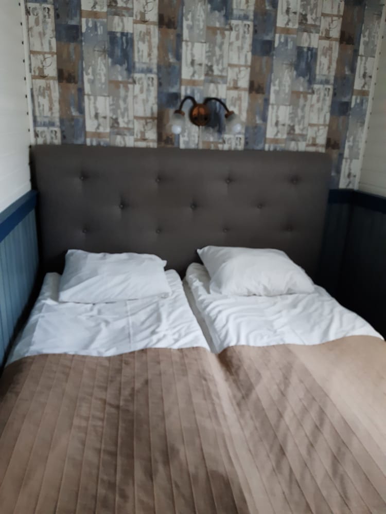 Twin Room, Ensuite, Annex Building photo 2