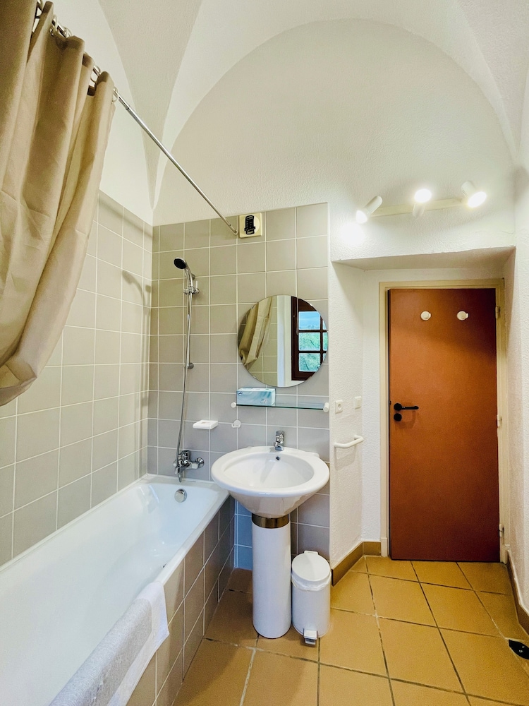 Standard Double or Twin Room photo 2