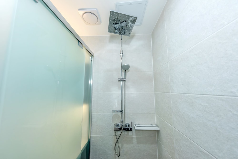 Deluxe Terrace with Jetted Tub photo 3