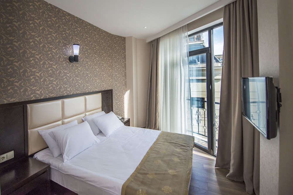 Standard Double Room, 1 King Bed photo 1