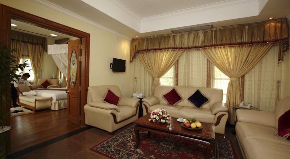 Ambassador Suite photo 2