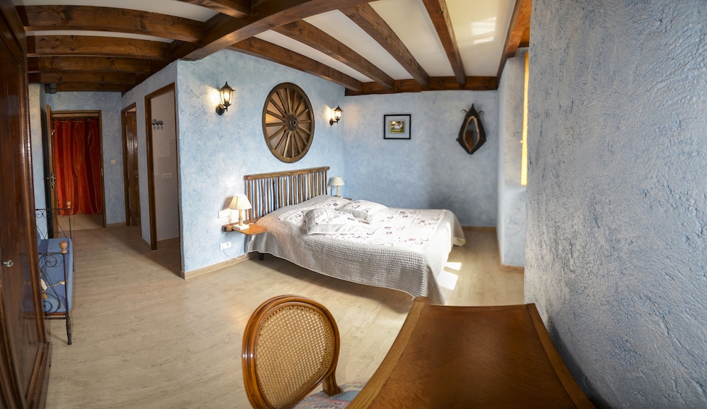 Double Room, 1 Queen Bed photo 1