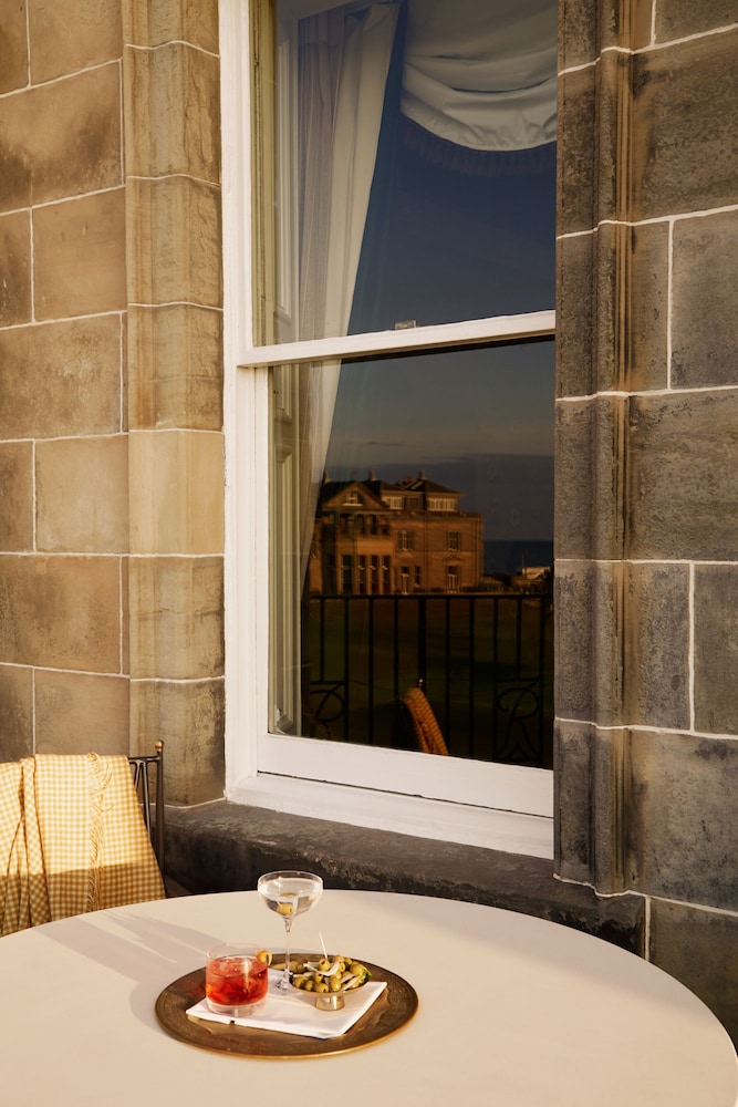 Suite, Balcony (Young Tom Morris) photo 3