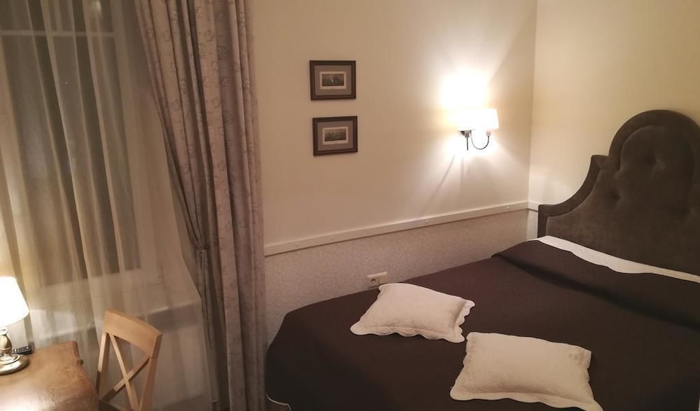 Small Double Room - Photo 2