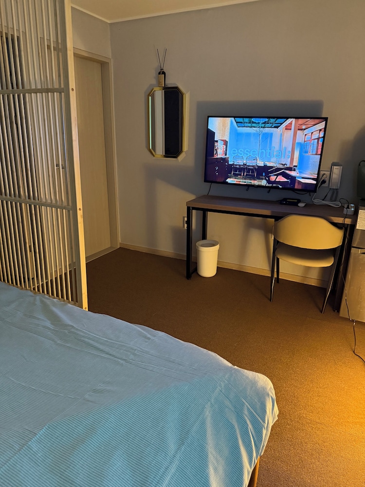 Basic Double Room, 1 Queen Bed, Non Smoking, Air conditioning