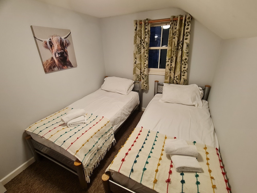 Basic Quadruple Room photo 2