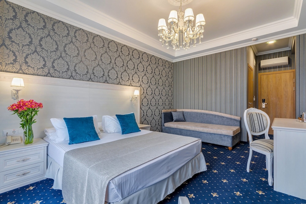 Superior Double or Twin Room photo 3