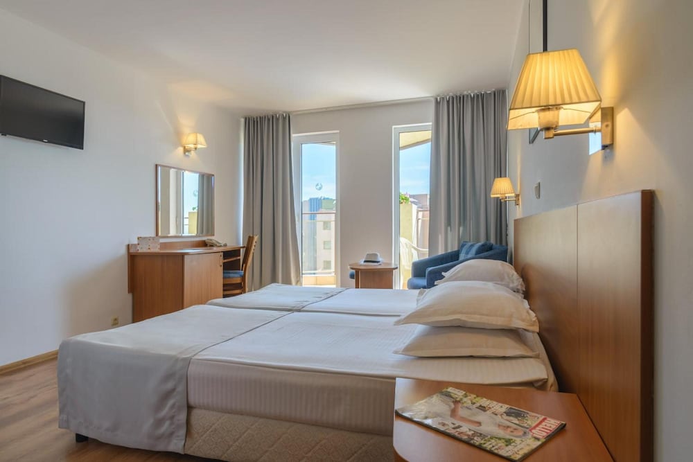 Superior Twin Room photo 2