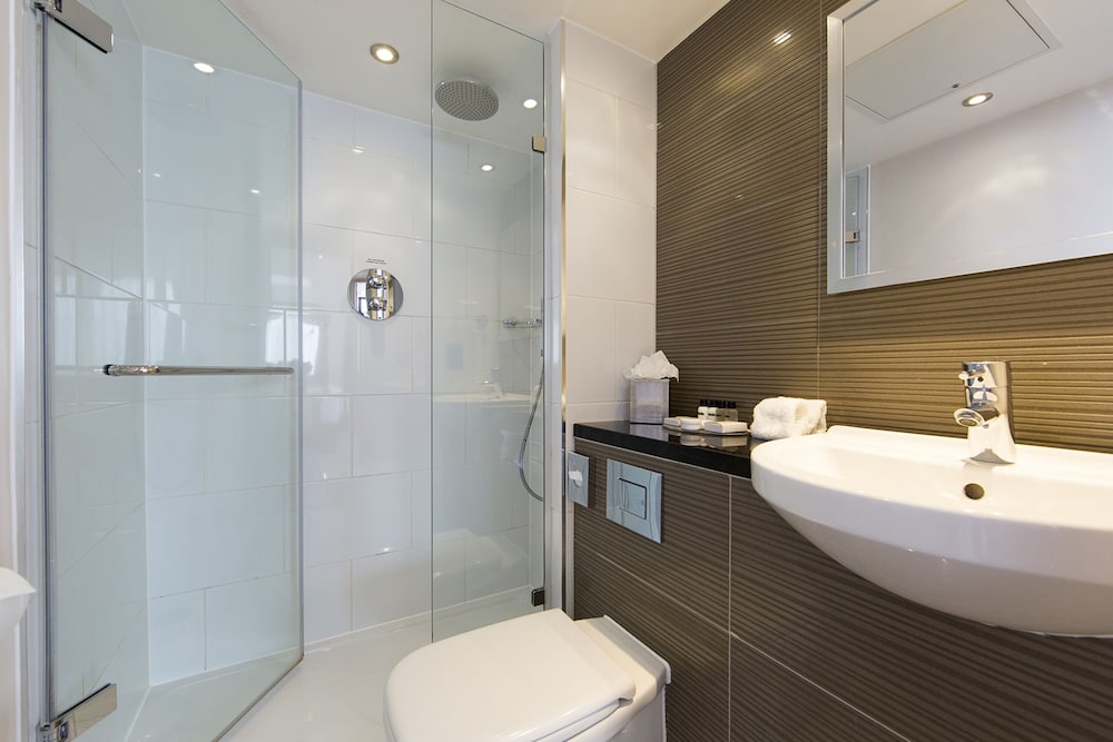 Deluxe Double Room, 1 King Bed thumbnail 5