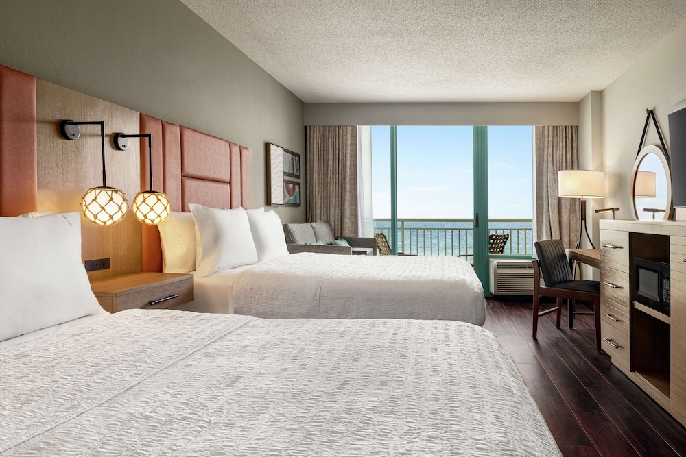 Oceanfront, 2 Queen Beds, 1 Sofa Bed, Bathtub, Floors 3-4 - Photo 2