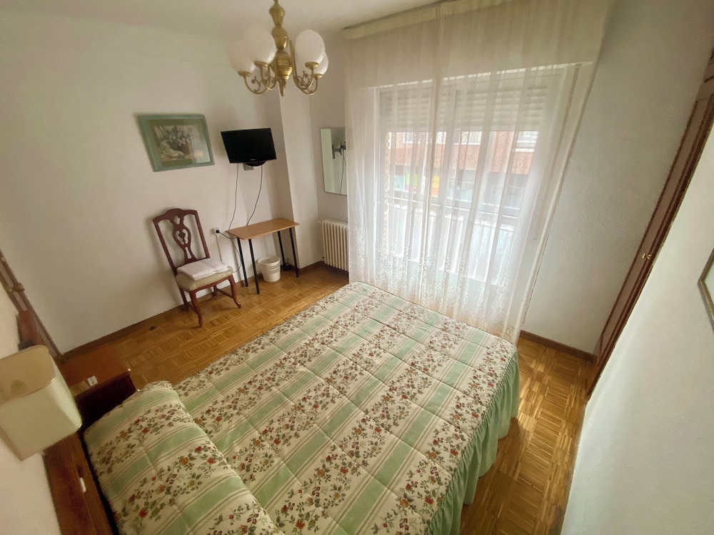 Habitación Doble, 1 Cama Doble, Baño Compartido, Vista a la Ciudad