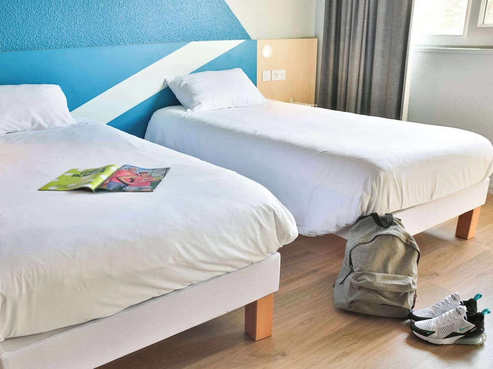 Standard Room, 2 Twin Beds - Photo 5