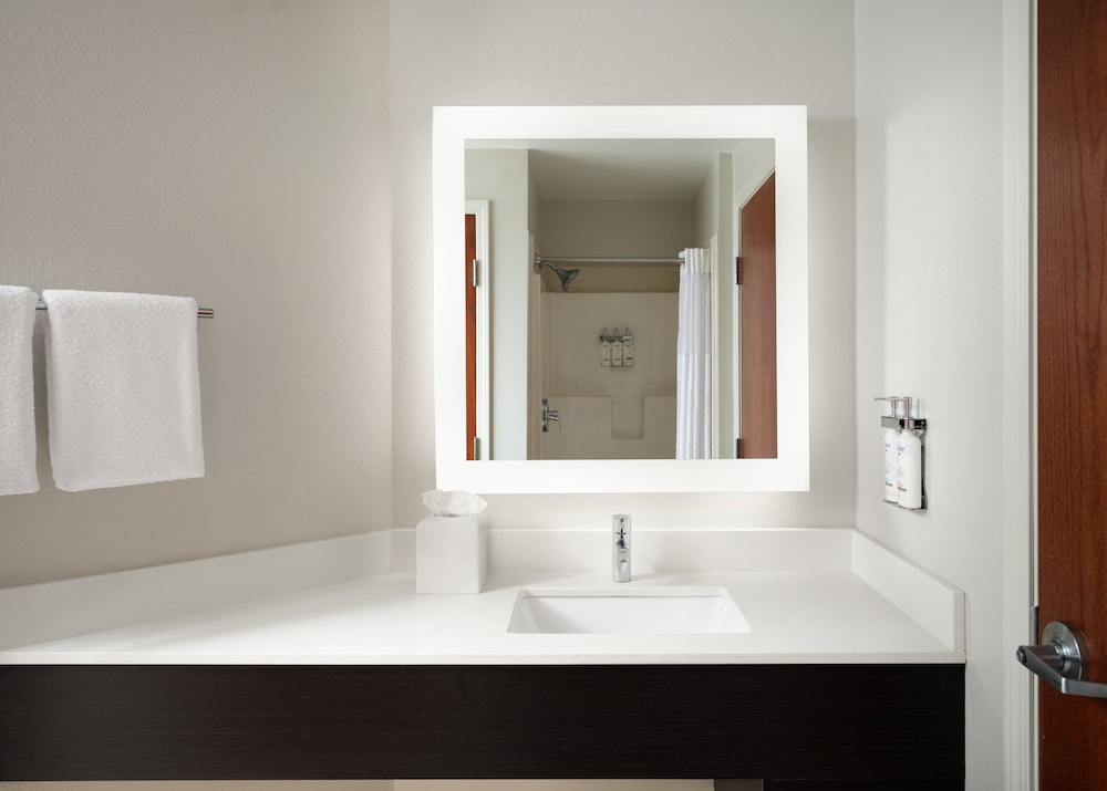 Suite, 1 King Bed, Jetted Tub (Living Area) - Photo 6