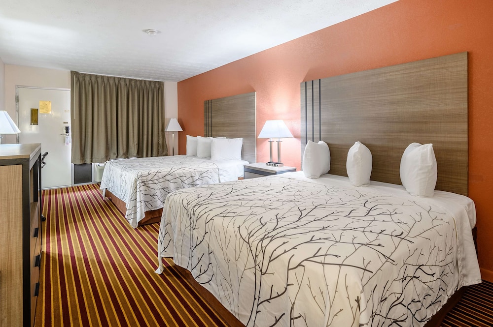 Room, 2 Queen Beds, Smoking - Photo 2