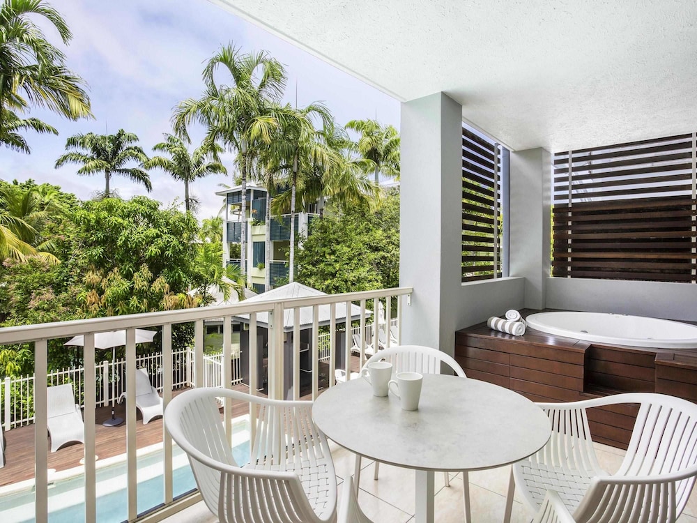 Room, 1 Bedroom (Swim Out) - Photo 1
