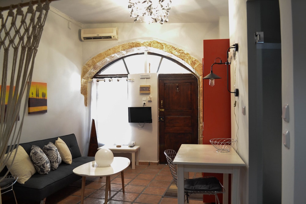 Studio, Ground Floor - Photo 12