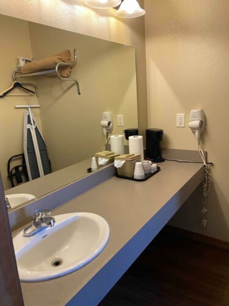 Standard Room, 2 Queen Beds, Non Smoking photo 2