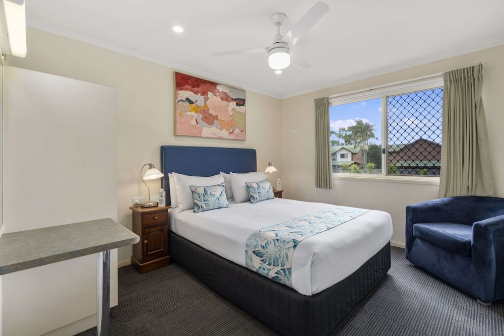 Standard Apartment, Multiple Beds, Non Smoking, Kitchenette (Separate Lounge)