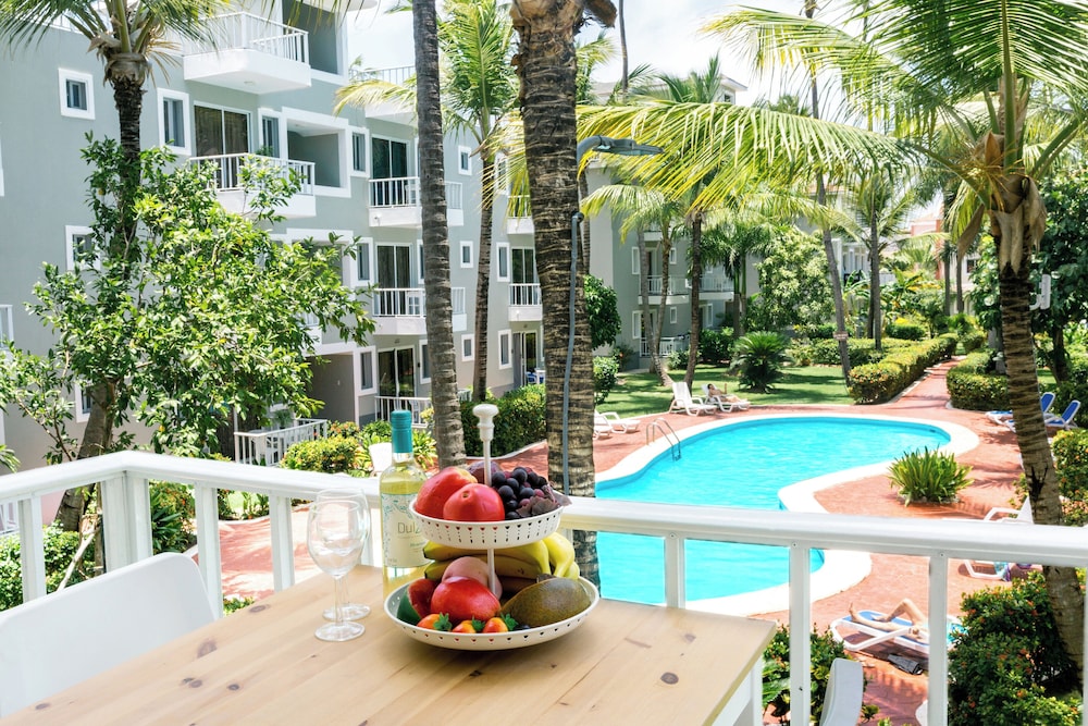 Studio, Balcony, Pool View