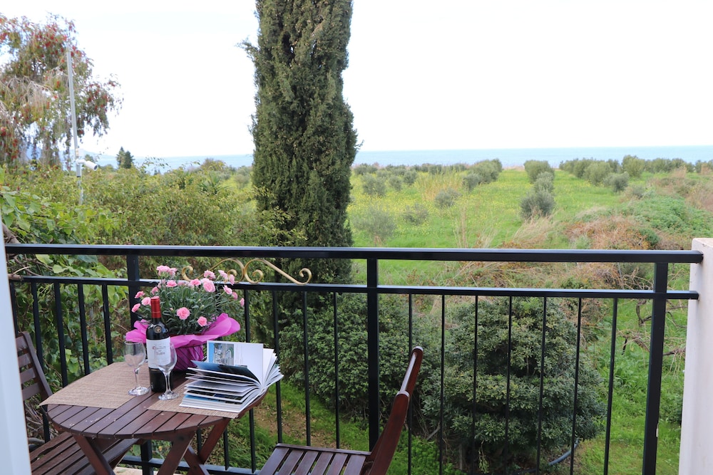Superior Studio, Sea View - Photo 5