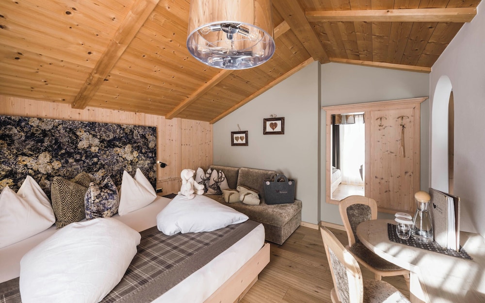 Deluxe Room, Balcony