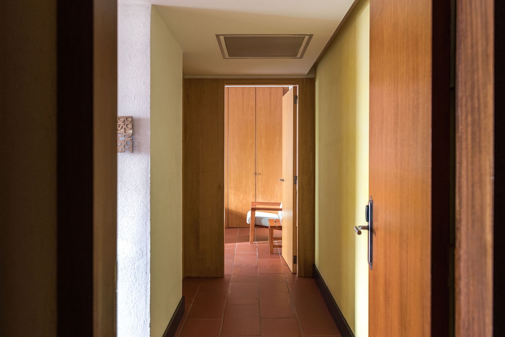 Suite - Photo 40