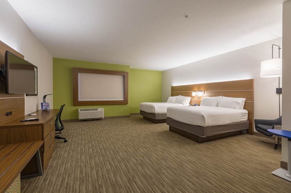 Suite, 2 Queen Beds, Accessible, Non Smoking (Hear) photo 1