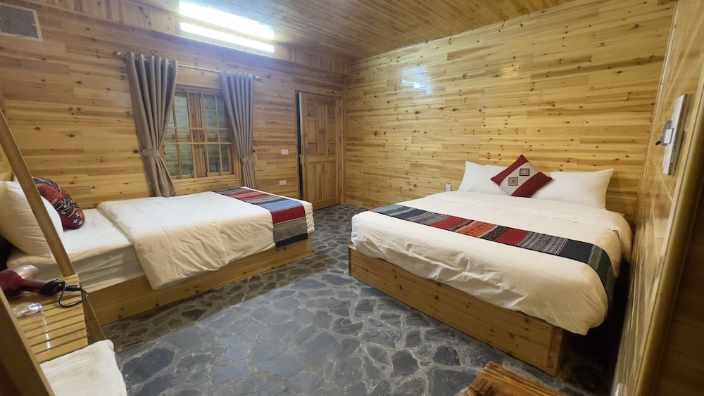 Deluxe Double Room, 1 King Bed, Mountain View photo 3
