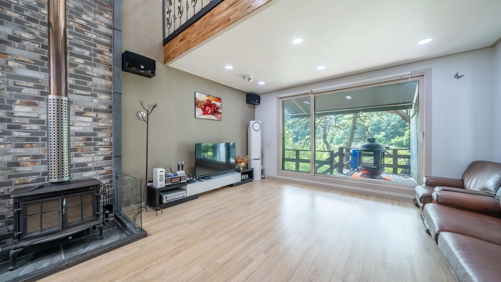 Basic Room, 2 Bedrooms (Painbyu(Dokchae))