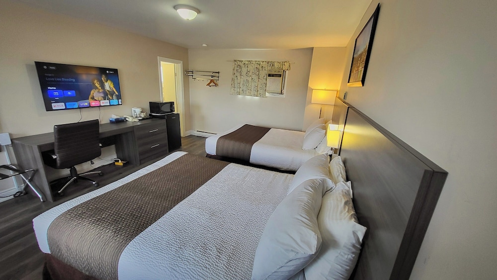 Standard Room, 2 Queen Beds photo 2