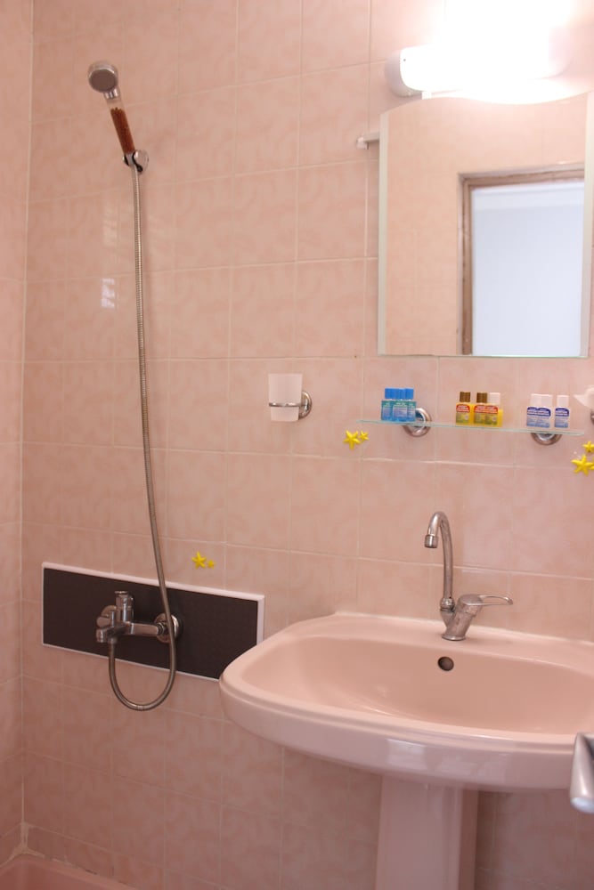Triple Room, 1 Bedroom photo 3