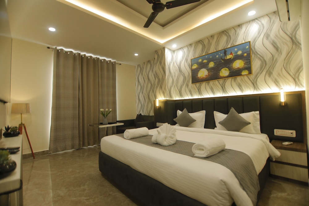 Deluxe Double or Twin Room