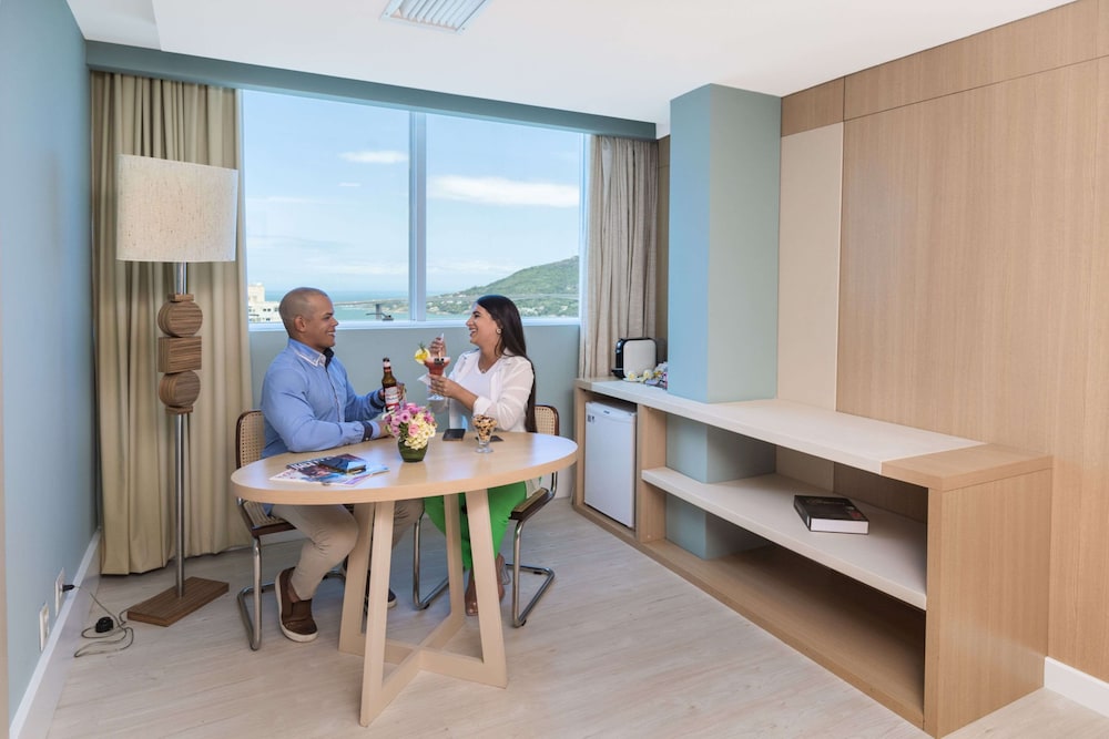Suite, 1 King Bed, Sea View