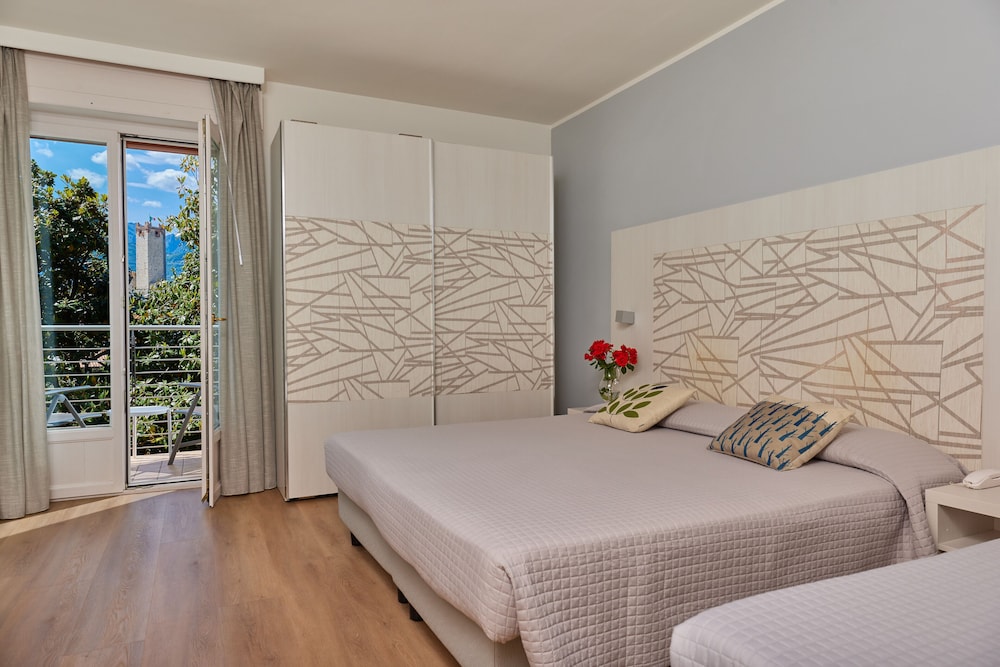 Standard Quadruple Room, Balcony photo 1