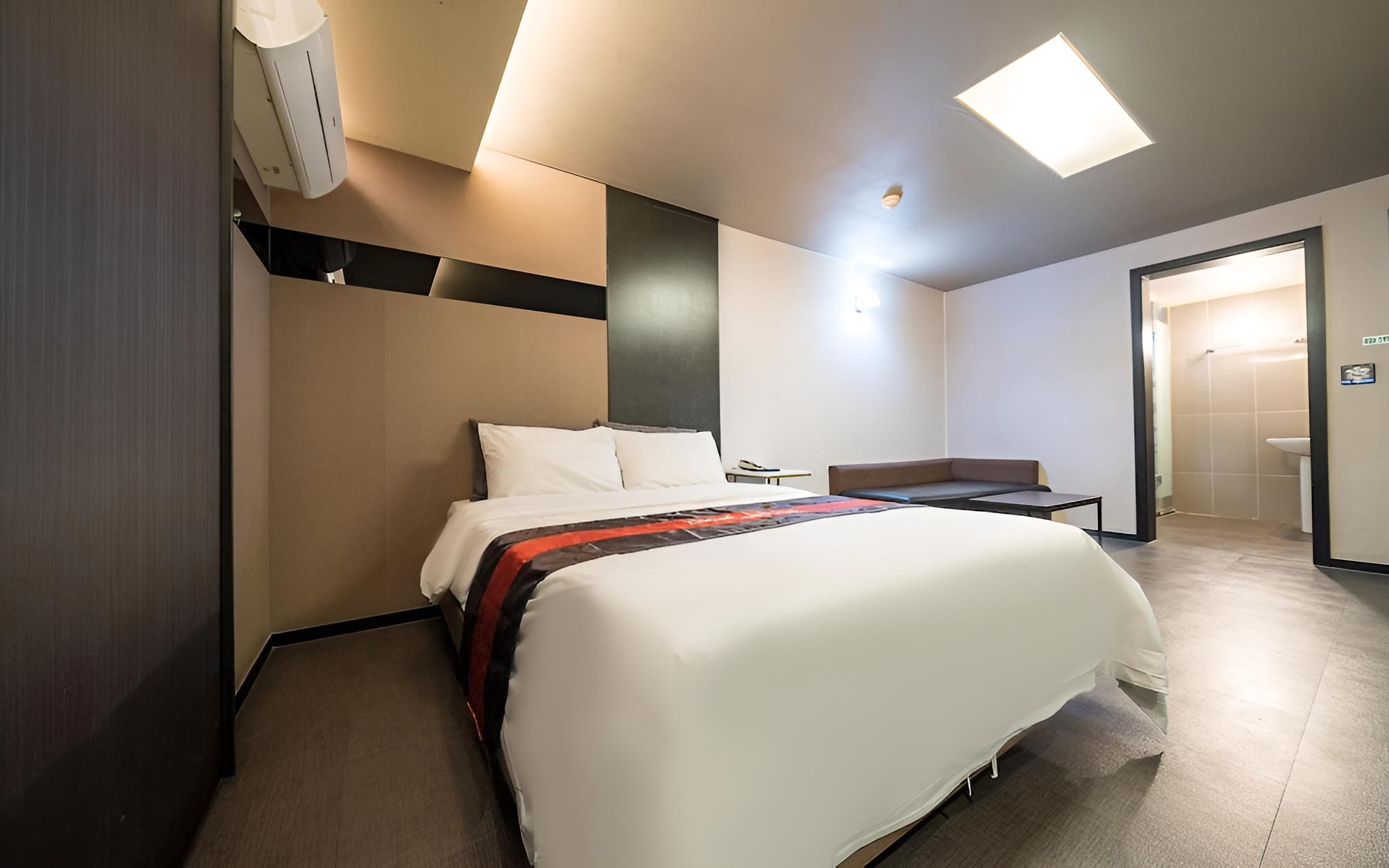 Room (Suite Couple PC (i5 16 GB GTX1060 6G ) photo 2