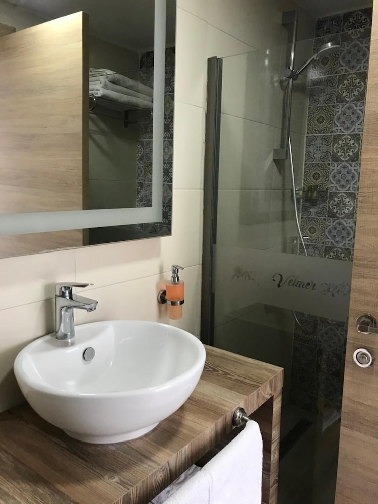 Standard Double Room - Photo 3