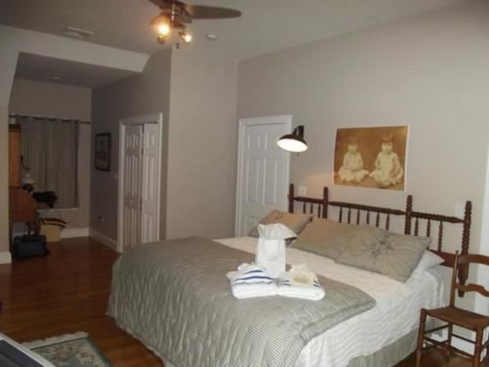 Room (Twinz - King)