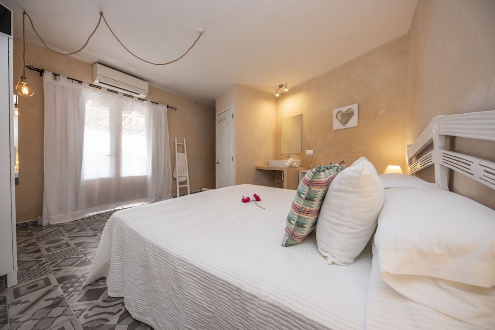 Standard Double Room, Ensuite (Salaia) photo 2