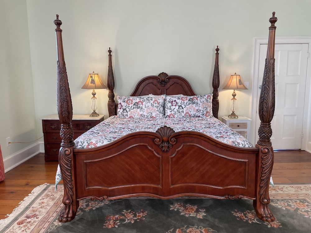 Room, 1 King Bed (405), Stairs Required