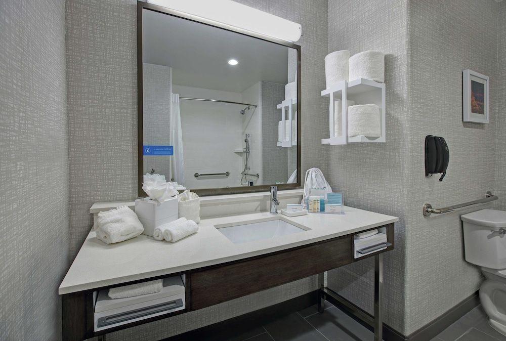 Room, 2 Queen Beds, Accessible (Hearing) - Photo 3