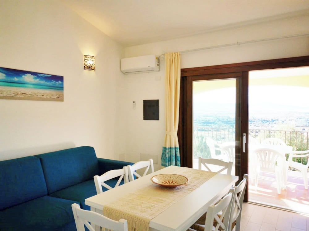 Apartment, 3 Bedrooms, Balcony photo 3